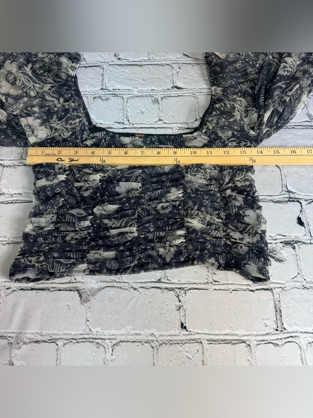 Free People Lilia Navy Blue Floral Sheer Puff Sleeve Smocked Crop Top Size Large - Picture 7 of 11